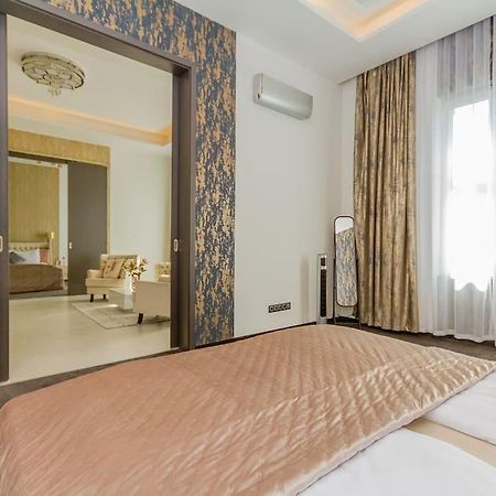 The Opulent Oasis By Newave Apartments Budapest Esterno foto