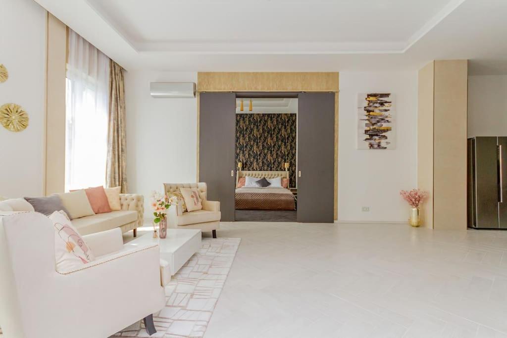 The Opulent Oasis By Newave Apartments Budapest Esterno foto