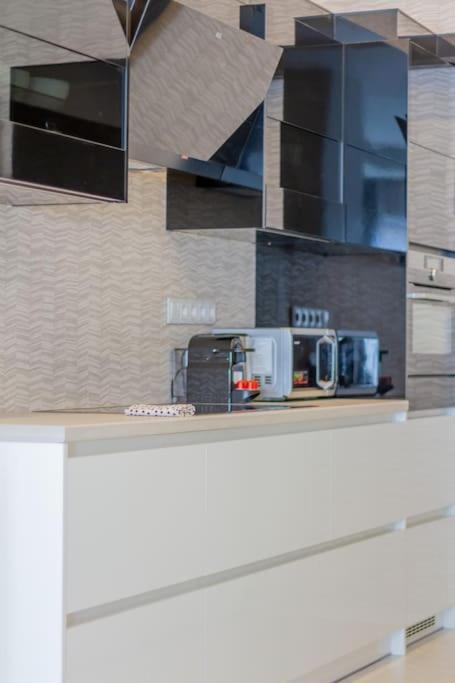 The Opulent Oasis By Newave Apartments Budapest Esterno foto