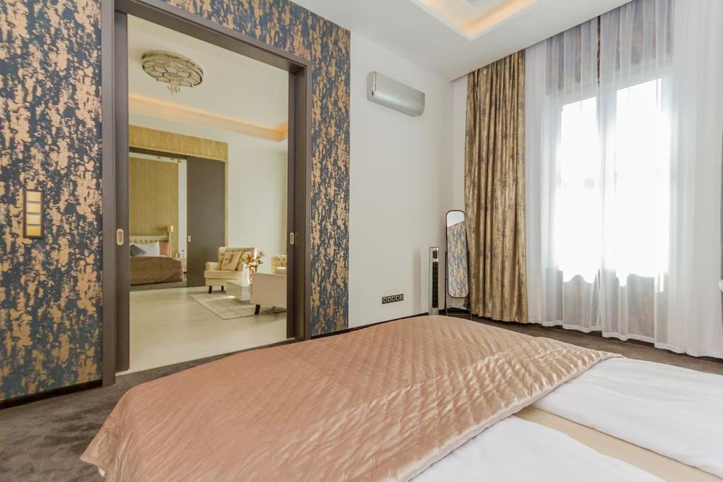 The Opulent Oasis By Newave Apartments Budapest Esterno foto