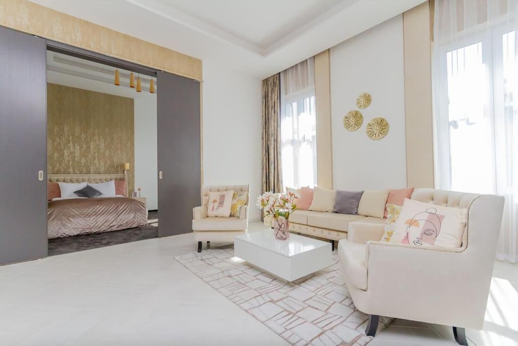 The Opulent Oasis By Newave Apartments Budapest Esterno foto